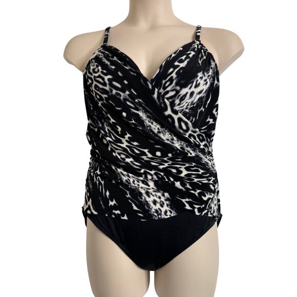 Magicsuit Size 16 Black White One Piece Swimsuit Built in Bra Ruched Front NWT - Picture 1 of 12